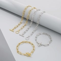 Détail de bracelets trombone or et argent avec textures torsadées et fermoirs à bascule - Style C 7mm / Bracelet 20CM / Doré