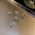 Ear cuff a farfalla in argento con zirconi scintillanti dal design dinamico - Clip per orecchio sinistro argento