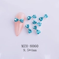 Blaues herzförmiges Schleifen-Nagel-Charm mit Strasssteinen und Metallsockel 9,5x4mm - Blaues Herz Bogen (8060) / 9.5*4mm