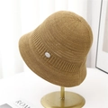 Chapeau cloche en maille ajourée pour femme avec rayures et plaque logo en métal dorée - M (56-58cm) / Camel