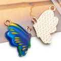 Bunter Schmetterling-Anhänger mit blauer Emaille-Front und goldener strukturierter Rückseite - Dunkelblauer Bedruckter Schmetterling (16x24 mm)