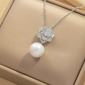 Elegante collana d'argento con fiore in zircone scintillante e pendente di perla - Color Acciaio (829)