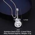 Collar con colgante de guitarra de acero inoxidable con grabado de estrella estilo rock - Guitarra N°17 - Grabado LOVE (5.7x2cm) / Plata Brillante