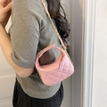 Sac bandoulière rose matelassé pour femme avec chaîne dorée et design élégant - Rose