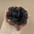 Elastico per capelli con rosa in tessuto nero e fascia a spirale beige per coda di cavallo - Stile Organza Nero