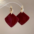 Detalle de pendientes cuadrados grandes burdeos con perno geométrico dorado - Poste de pendiente de plata - Rojo