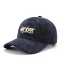 Berretto da baseball in velluto a coste blu navy con ricamo New York bianco e fibbia - Blu Notte