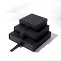Set di tre scatole espositive per gioielli in nero opaco con pellicola PE e cassetto - Galaxy Black (con Scatola Interna Nera); 7*7*2cm