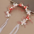 Serre-tête fleur avec fleurs blanches en tissu, perles rouges et feuilles dorées - Coiffe Couronne de Fleurs Rouge