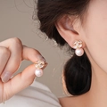 Boucles d'oreilles fleurs dorées avec perles blanches et zircons cubiques de taille marquise - 116# Or-Rose (Puces d'Oreilles Perle et Zircon)