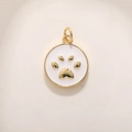 Pendentif rond plaqué or avec émail blanc et motif de pied en 3D pour colliers - A623 Empreinte de Patte Blanche