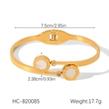 Detalle del brazalete de acero bicolor con números romanos e incrustaciones de nácar - Estilo Números Romanos Concha Dorada (HC-B20085)