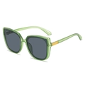 Occhiali da sole cat-eye oversize con montatura verde trasparente e lenti grigio scuro - Montatura verde traslucida Lente grigia