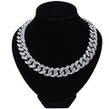 Collana cubana d'argento 20mm con strass scintillanti su un busto da esposizione - 16 Pollici (40cm) / Argento