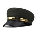 Détail d'une casquette de marin vert olive avec visière en cuir noir et chaîne dorée - M (56-58cm) / Vert armée avec bordure dorée
