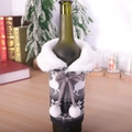 Funda navideña gris para botella de vino con reno de punto y cuello de pelo sintético - Lapel Collar / Gris