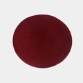 Détail d'un béret tricoté bordeaux avec des strass rouges étincelants en motif de vagues - M (56-58cm) / Bordeaux