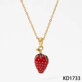 Collar dorado con colgante de fresa en esmalte rojo y detalles de hojas - Estilo de Collar de Fresa Dorado (KD1733)
