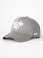 Détail de la broderie blanche Dream Big en relief sur la casquette en coton gris - Taille unique / Gris