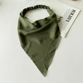 Fascia triangolare verde oliva con elastico in stile Maillard minimalista - Verde Maillard