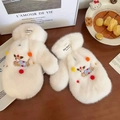 Λευκά βελούδινα γάντια dachshund με πολύχρωμα πομ-πόμ και χαριτωμένο κέντημα σκύλου - Γάντια χωρίς δάχτυλα (Λευκό Σκυλάκι Καραμέλα)