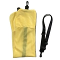 Detalle de la bolsa de felpa amarilla y correa de nailon negro con ganchos - 96*18cm / Amarillo