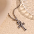Silberner Ankh-Kreuzanhänger mit Pavé-Kristallen an einer Panzerkette für Herren - Vereiste Kreuz Anhänger Geflochtene Kette / Silber