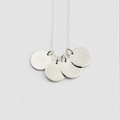 Collar minimalista de acero inoxidable plateado con cuatro colgantes redondos pulidos - Estilo de Cuatro Discos (YX30643) / Color Acero