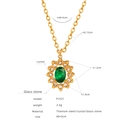 Collana in acciaio al titanio con pendente a girasole dorato e pietra di vetro verde al centro - Collana Catena Sottile Pendente Girasole (P1521)