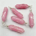 Rosa Quarz Hexagonalanhänger mit silbernem Drahtwickel und kleiner Aufhängeöse - Rosa Jade