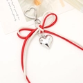 Llavero con lazo de cuero sintético y colgante de corazón plateado en rojo y blanco - Llavero de Lazo de Cuerda de Cuero Blanco/Rojo