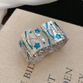 Bracciale elastico largo argento con stelle in smalto blu e piccoli strass - Blu