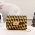 Sac bandoulière classique à motif pied-de-poule jaune et noir avec chaîne dorée - Jaune