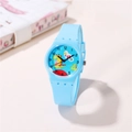 Lichtblauwe kinderhorloge met gele dinosaurus print en comfortabele siliconen band - Meerblauw