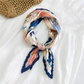 Foulard di seta a pieghe con motivi geometrici nei toni blu, arancione e beige - Puzzle Bordo Navy
