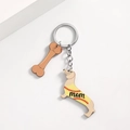 Teckel moeder sleutelhanger met bot hanger en baseball stiksel patroon op wit decor - Gele Honkbal