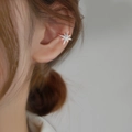 Sparkling star ear bone clip in S925 silver with micro-paved zircons for women - Ear Clip - Silver - Single Piece