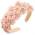 Detalle de diadema floral rosa claro con pétalos de cuero multicapa y centros de diamantes - Rosa
