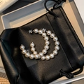 Minimalist C-shaped silver needle hoop earrings with white round pearls on leather bag - Silver Needle - White - 7mm