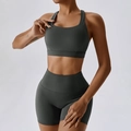 Set sportivo da donna due pezzi grigio antracite con reggiseno e pantaloncini a vita alta - Grigio vulcano-Completo pantaloncini