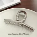 Große silberne Metall Haarklammer mit poliertem Finish im minimalistischen Design - Weiß K/Silber