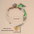 Collana con ciondolo a cuore dorato e foulard in seta stampata beige e verde - Stile Cuore (4#)