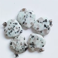 Set of 2cm heart-shaped natural stone pendants with silver clasps in white and green - Tianshan Blue