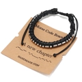 Dettaglio del bracciale in codice Morse con perline su cartoncino kraft - Tema A New Chapter