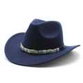 Détail d'un chapeau de cowboy en laine bleu marine avec bande en cuir et pierres turquoise - M (56-58cm) / Bleu marine