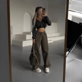 Pantaloni in denim retrò a vita alta e gamba larga color caffè scuro con vestibilità morbida - S / Verde