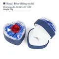 Scatola per anelli a cuore blu reale con rosa stabilizzata e coperchio trasparente - Anello Pendente Universale / Blu Reale