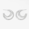 Boucles d'oreilles doubles anneaux en forme de C en argent poli sur fond blanc - Argent (PD3171)