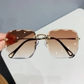Lunettes de soleil carrées sans monture avec verres dégradés marron et bords festonnés - Dégradé Marron