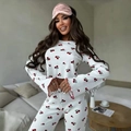 Set pigiama due pezzi bianco da donna con stampa a ciliegie e bordi con volant rouché - S / Bianco con Ciliegie